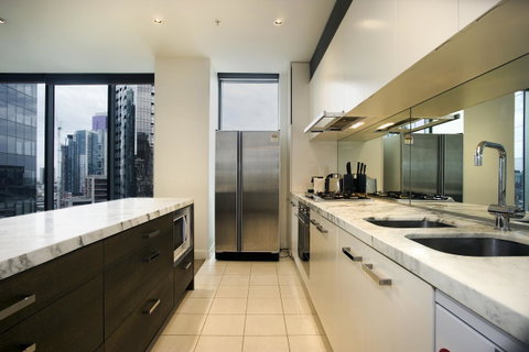 Mono Apartments On Freshwater Place - Palm Beach Accommodation 3