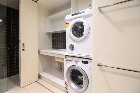 Mono Apartments On Freshwater Place - Palm Beach Accommodation 27
