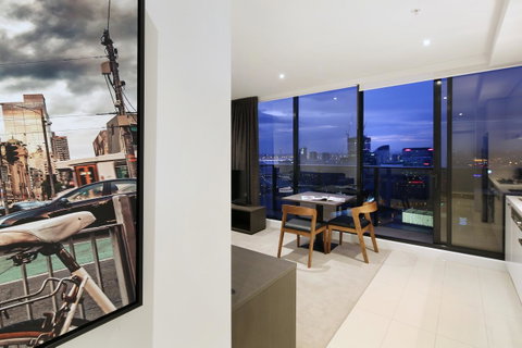 Experience Bella Hotel Apartments - Palm Beach Accommodation 34