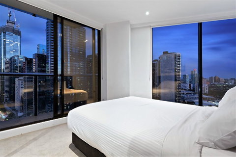 Experience Bella Hotel Apartments - Palm Beach Accommodation 5
