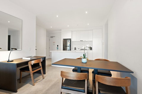 Experience Bella Hotel Apartments - Palm Beach Accommodation 9