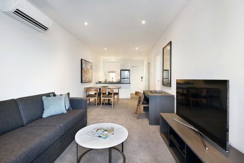Experience Bella Hotel Apartments - Palm Beach Accommodation 25