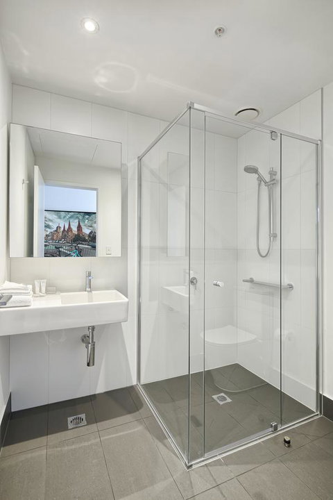 Experience Bella Hotel Apartments - Palm Beach Accommodation 42