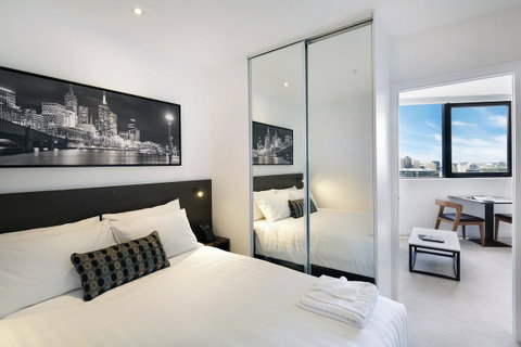 Experience Bella Hotel Apartments - Palm Beach Accommodation 40