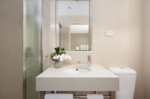 The Victoria Hotel - Palm Beach Accommodation 3