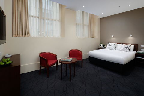 The Victoria Hotel - Palm Beach Accommodation 23
