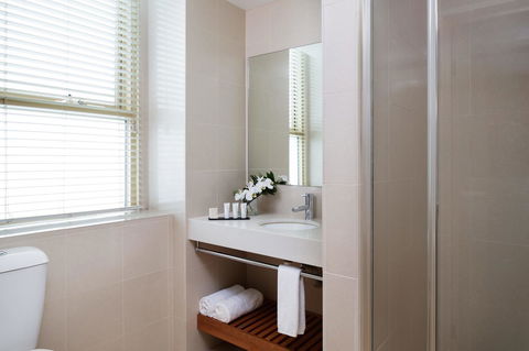 The Victoria Hotel - Palm Beach Accommodation 18