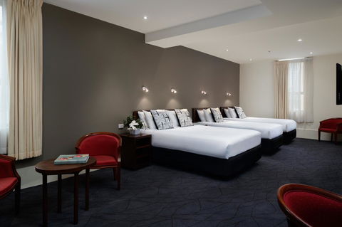 The Victoria Hotel - Palm Beach Accommodation 2