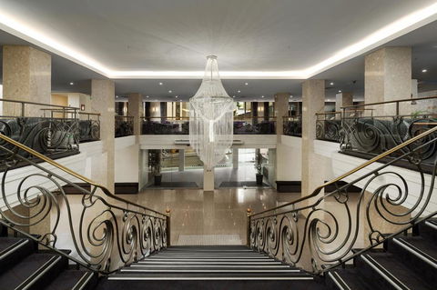 The Victoria Hotel - Palm Beach Accommodation 0