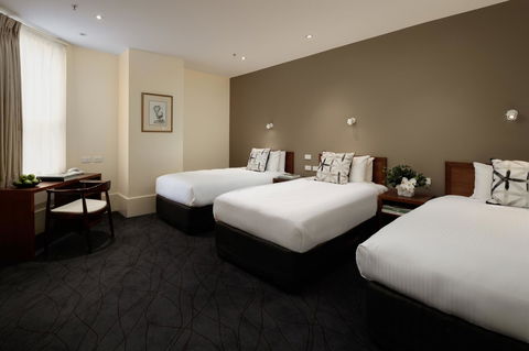 The Victoria Hotel - Palm Beach Accommodation 17