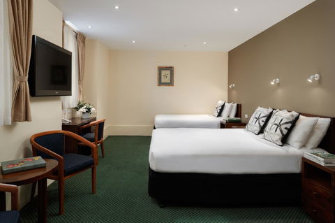 The Victoria Hotel - Palm Beach Accommodation 32