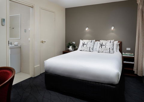 The Victoria Hotel - Palm Beach Accommodation 15