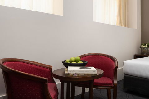 The Victoria Hotel - Palm Beach Accommodation 10