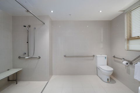 The Victoria Hotel - Palm Beach Accommodation 37