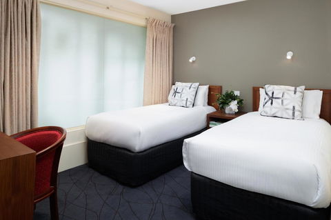 The Victoria Hotel - Palm Beach Accommodation 35