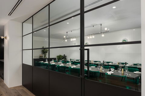 The Victoria Hotel - Palm Beach Accommodation 6