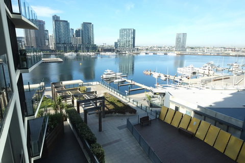 ACD Apartments - Palm Beach Accommodation 12