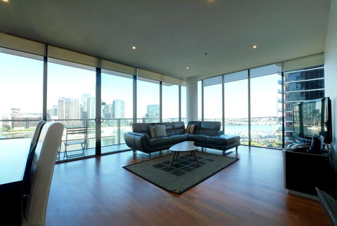 ACD Apartments - Palm Beach Accommodation 10