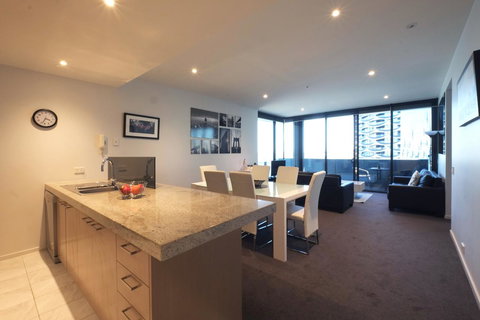 ACD Apartments - Palm Beach Accommodation 23