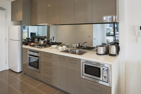28 Nights Apartments - Palm Beach Accommodation 15