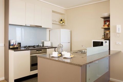 28 Nights Apartments - Palm Beach Accommodation 7