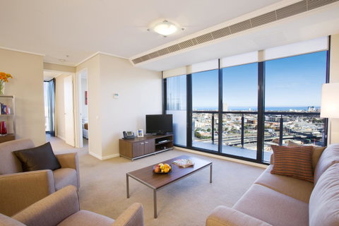 28 Nights Apartments - Palm Beach Accommodation 12
