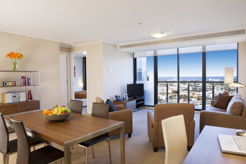 28 Nights Apartments - Palm Beach Accommodation 13