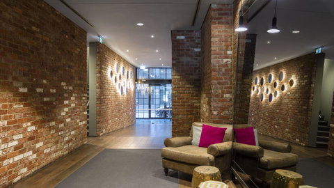 WRAP On Southbank - Palm Beach Accommodation 3