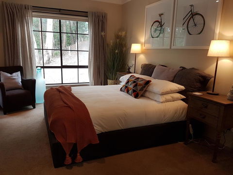 Tangenong Cottages - Palm Beach Accommodation 3