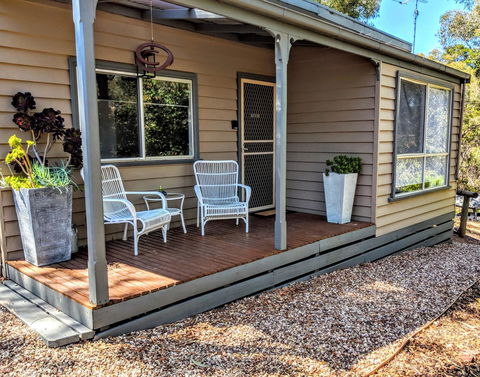 Tangenong Cottages - Palm Beach Accommodation 2