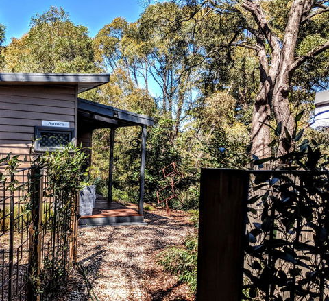 Tangenong Cottages - Palm Beach Accommodation 1