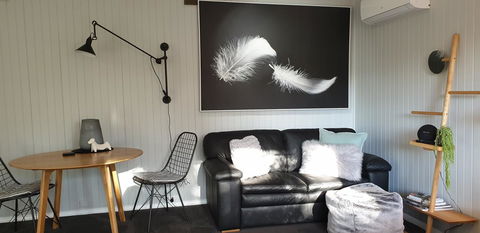 Tangenong Cottages - Palm Beach Accommodation 6