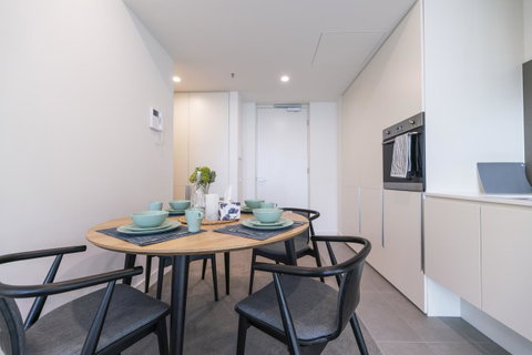 Ocean View/South-bank Premium Location 2 Bedroom Apartments - Palm Beach Accommodation 3