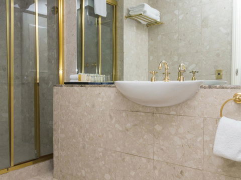 Stamford Plaza Melbourne - Palm Beach Accommodation 3