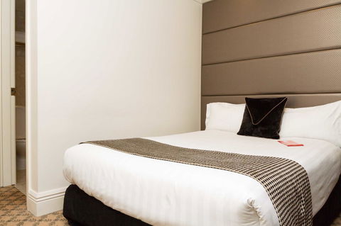 Stamford Plaza Melbourne - Palm Beach Accommodation 12