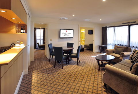 Stamford Plaza Melbourne - Palm Beach Accommodation 13