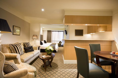 Stamford Plaza Melbourne - Palm Beach Accommodation 1