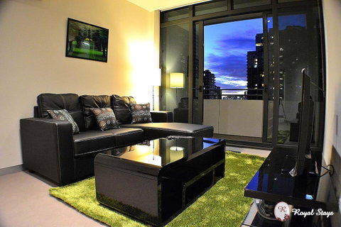 Royal Stays Apartments Melbourne- Southbank - Palm Beach Accommodation 17