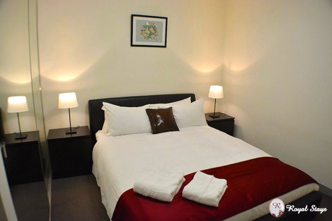 Royal Stays Apartments Melbourne- Southbank - Palm Beach Accommodation 23