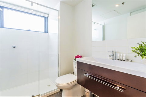 Royal Stays Apartments Melbourne- Southbank - Palm Beach Accommodation 8