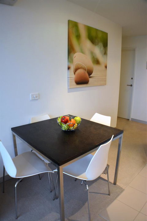 Royal Stays Apartments Melbourne- Southbank - Palm Beach Accommodation 7