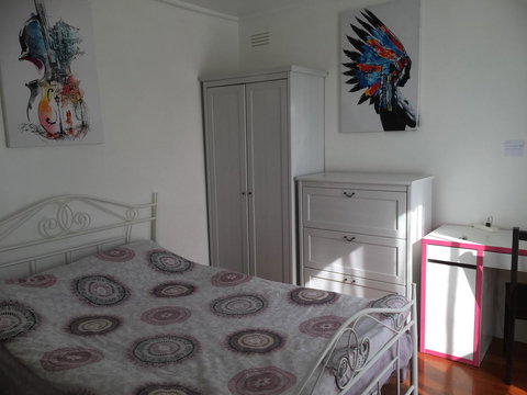 Doncaster Westfield Home Stay - Palm Beach Accommodation 43