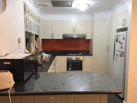 Doncaster Westfield Home Stay - Palm Beach Accommodation 8