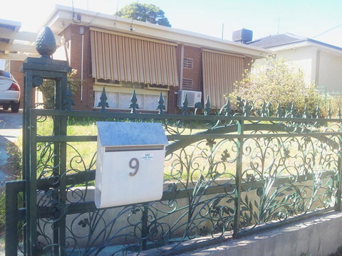 Doncaster Westfield Home Stay - Palm Beach Accommodation 1