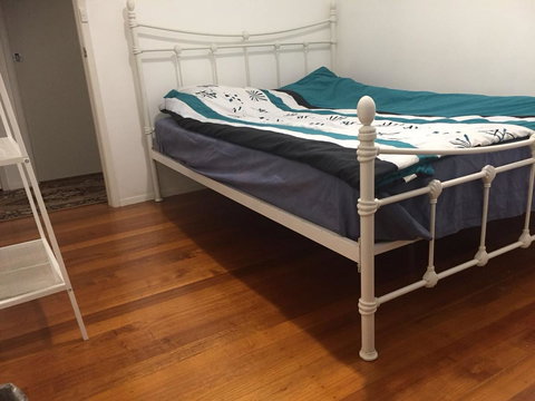 Doncaster Westfield Home Stay - Palm Beach Accommodation 5