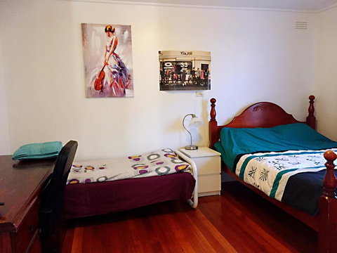 Doncaster Westfield Home Stay - Palm Beach Accommodation 29