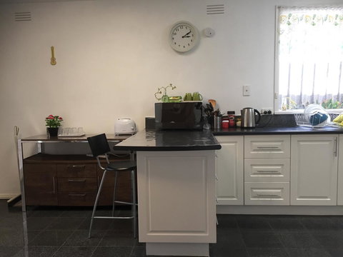 Doncaster Westfield Home Stay - Palm Beach Accommodation 39