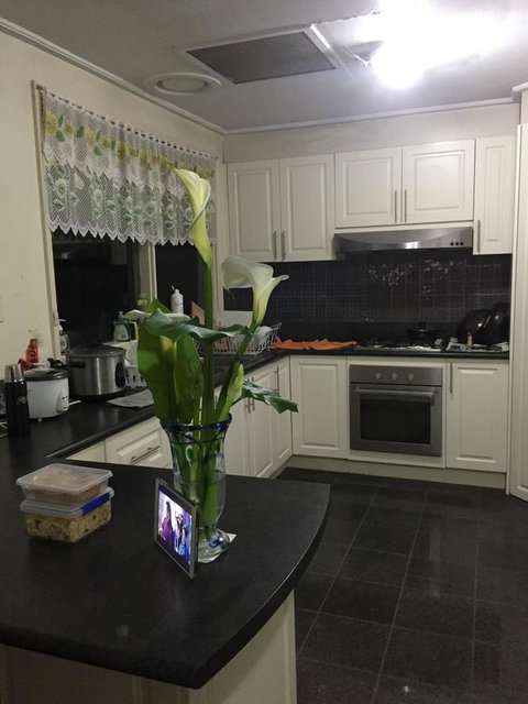 Doncaster Westfield Home Stay - Palm Beach Accommodation 11