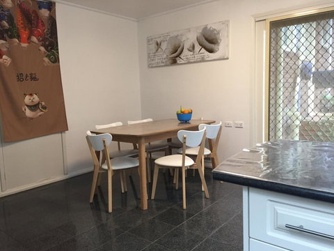 Doncaster Westfield Home Stay - Palm Beach Accommodation 20
