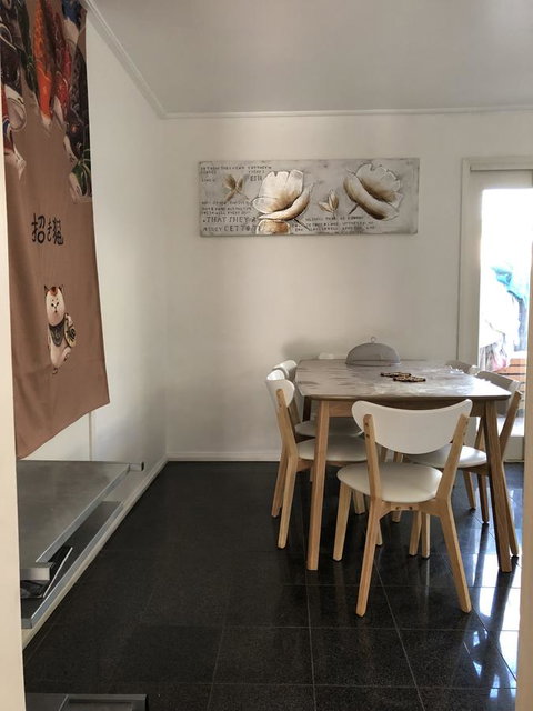 Doncaster Westfield Home Stay - Palm Beach Accommodation 12